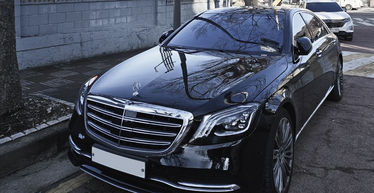 MERCEDES-BENZ S560