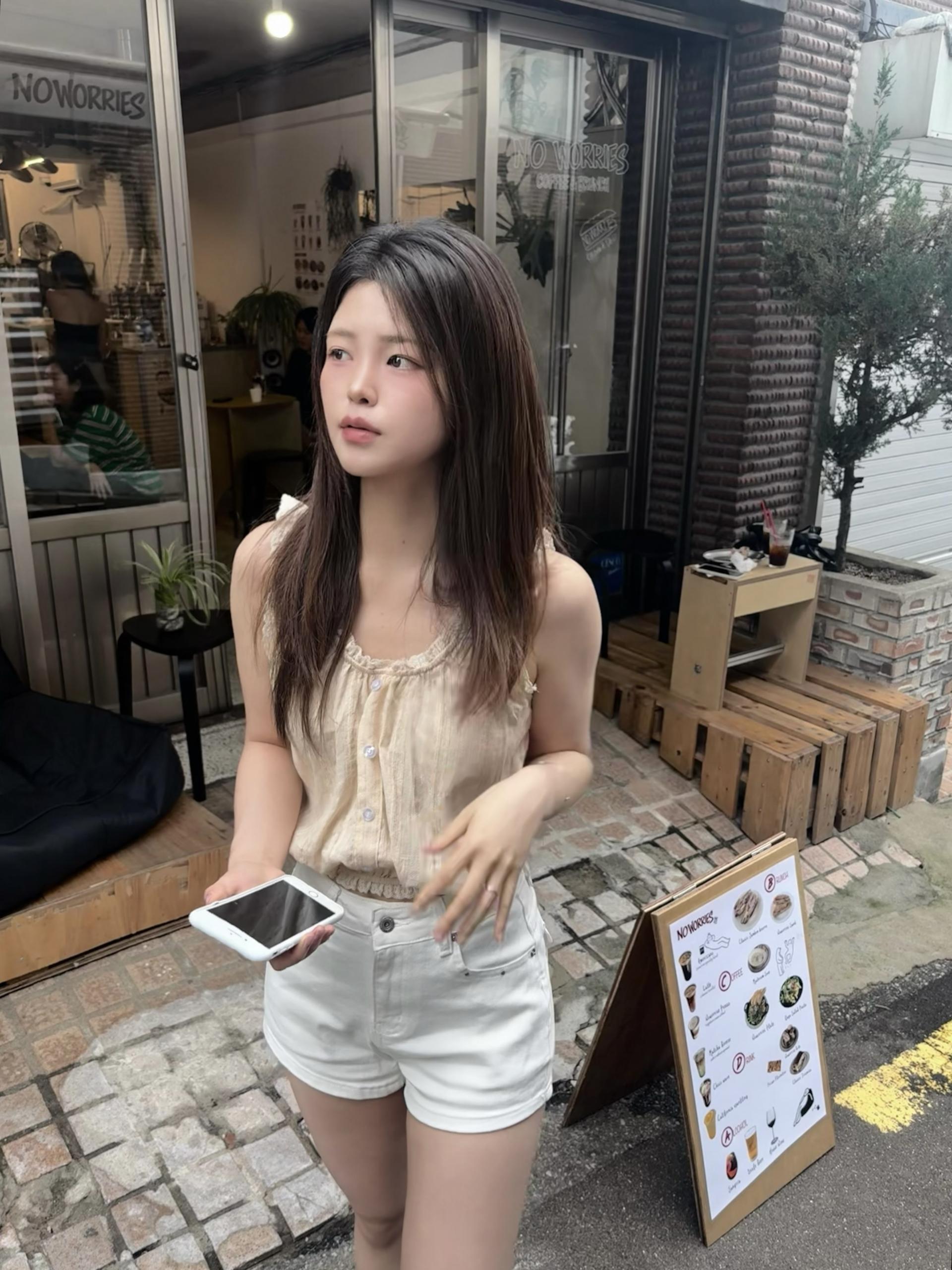 (당일발송) 체체 스터드 숏 팬츠 - 2color