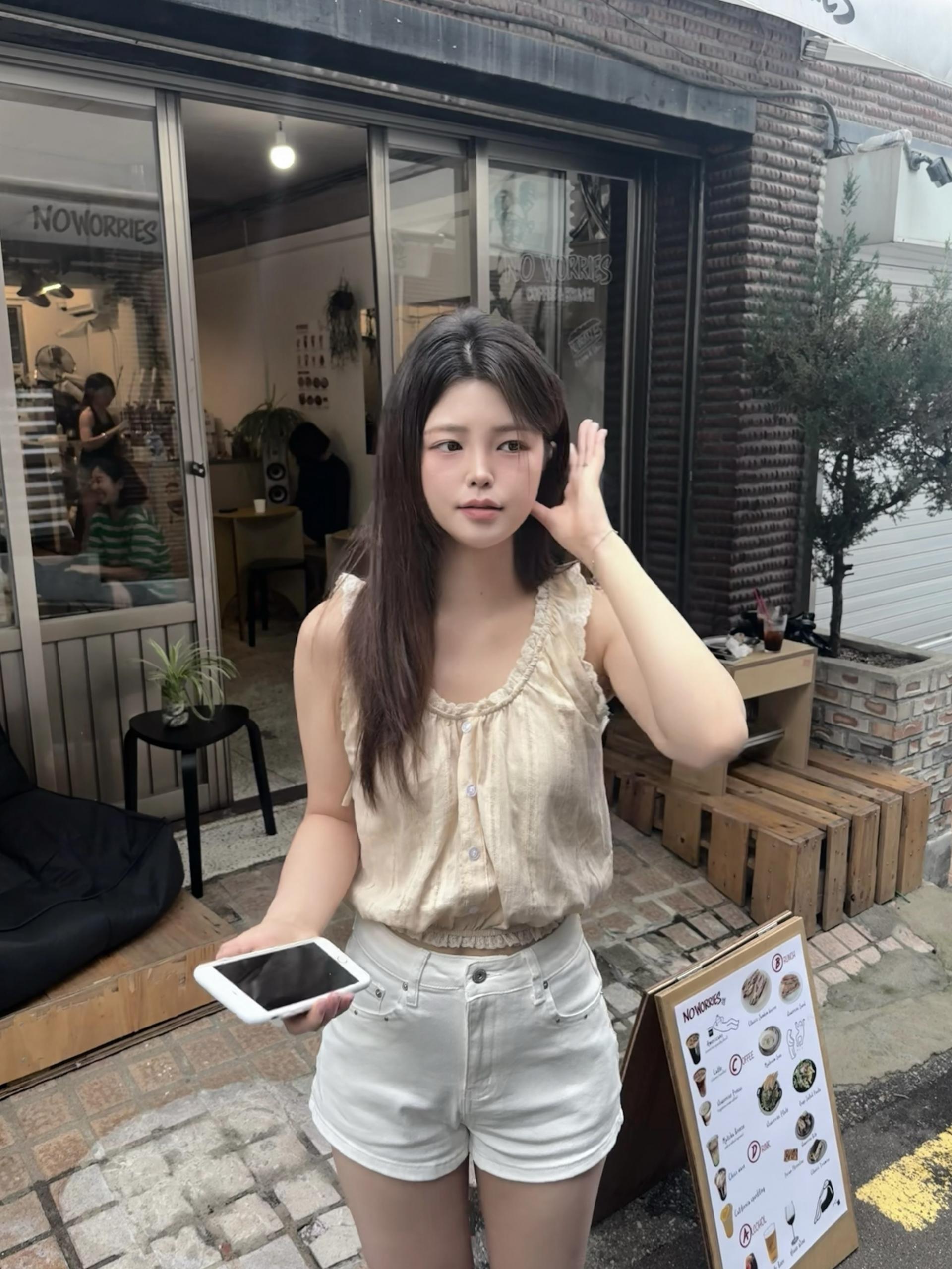 (당일발송) 체체 스터드 숏 팬츠 - 2color