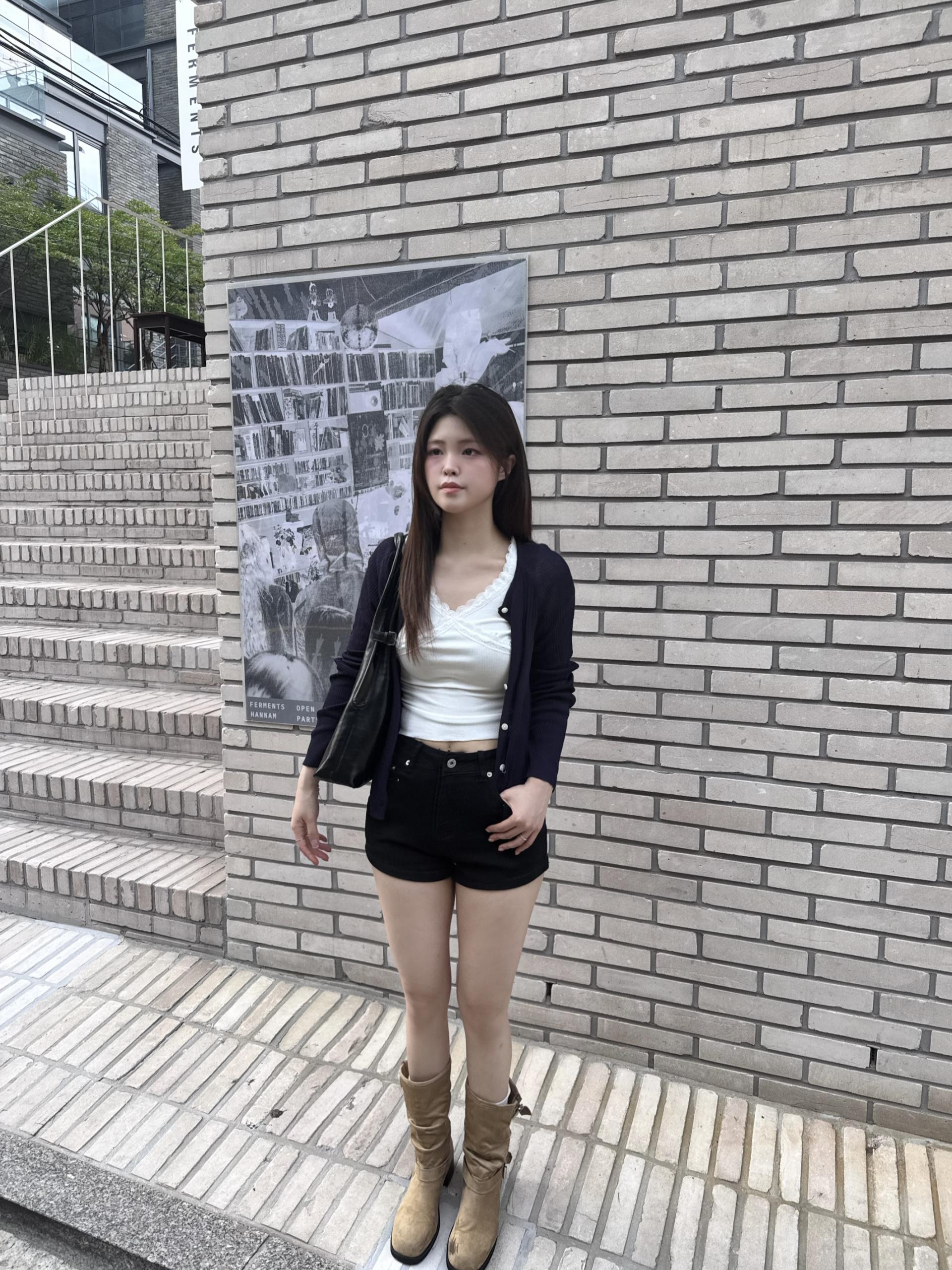 (당일발송) 체체 스터드 숏 팬츠 - 2color