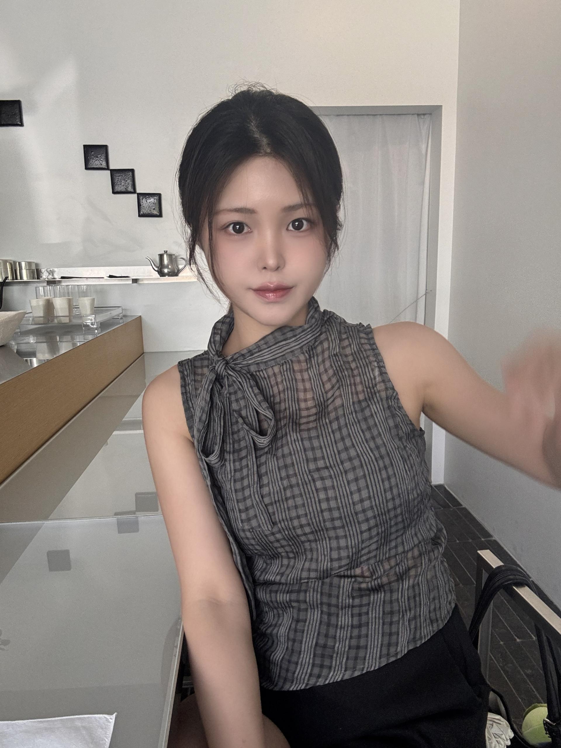 (당일발송) 소스 머플러 언발 블라우스 - 2color