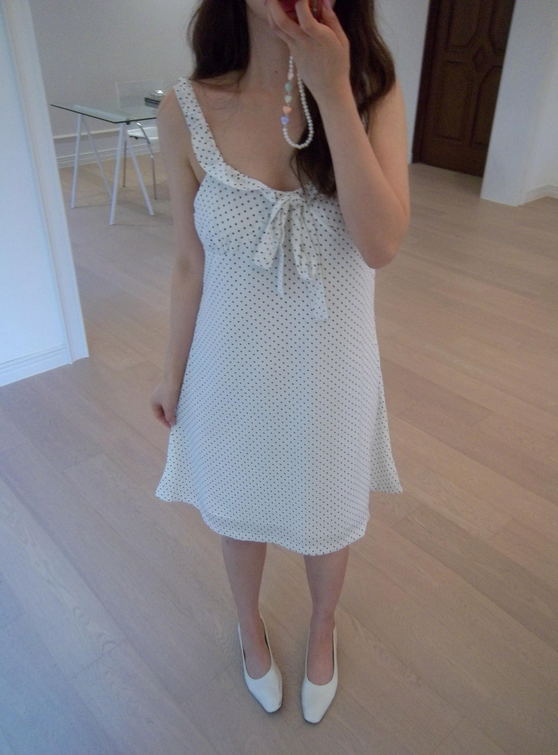 [자체제작] 에센스 도트 끈 원피스 WHITE