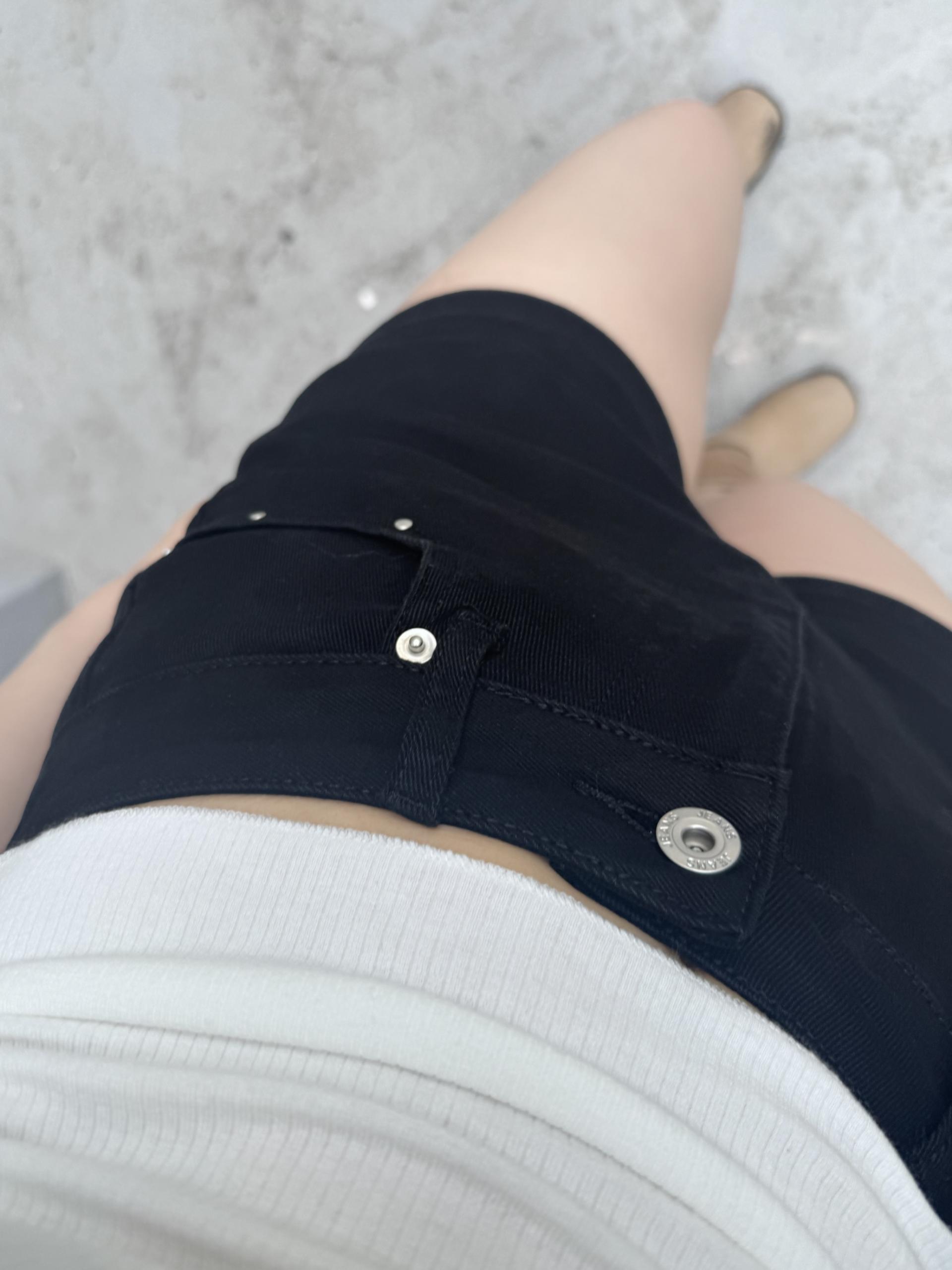 (당일발송) 체체 스터드 숏 팬츠 - 2color