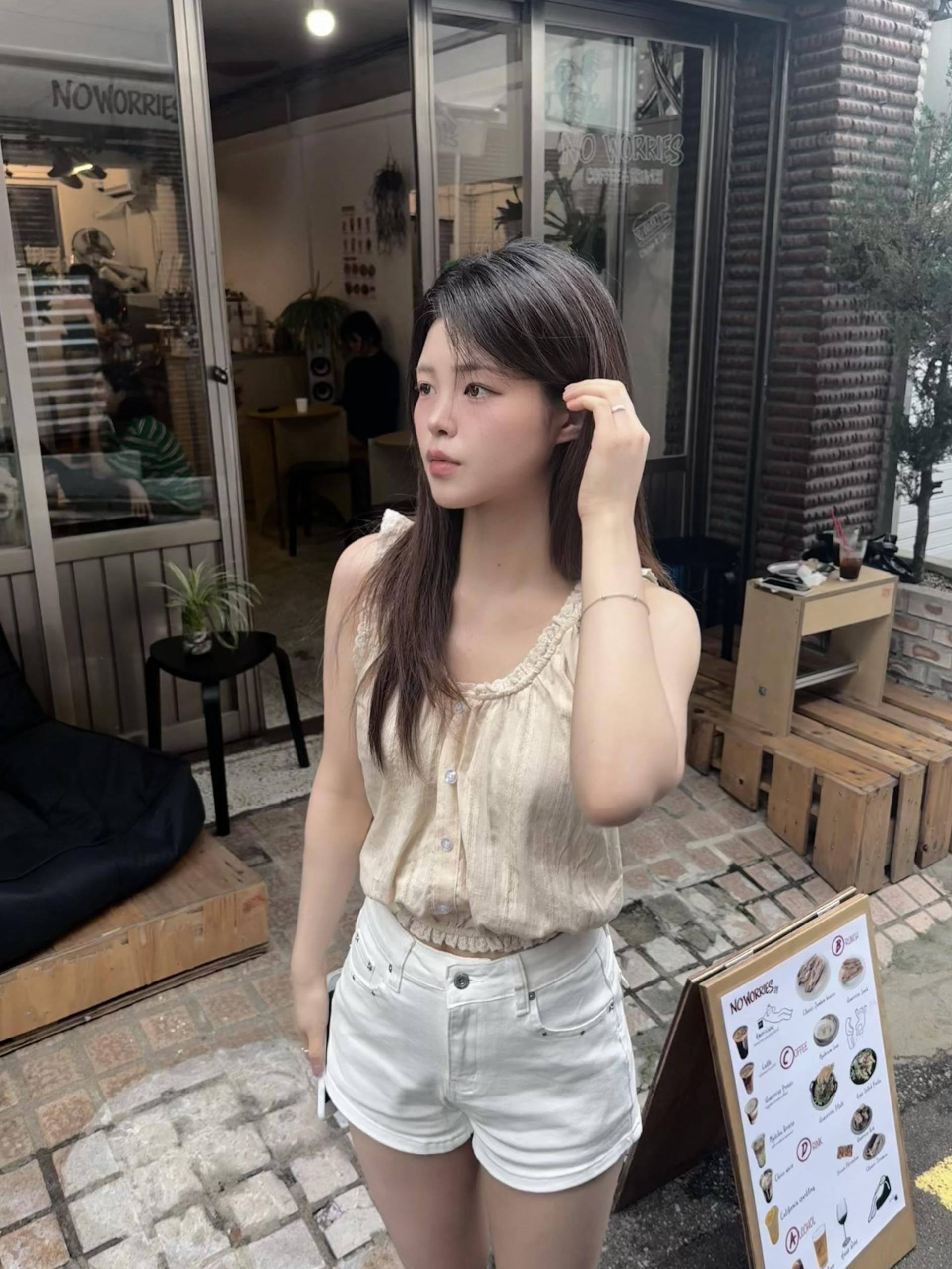 (당일발송) 체체 스터드 숏 팬츠 - 2color
