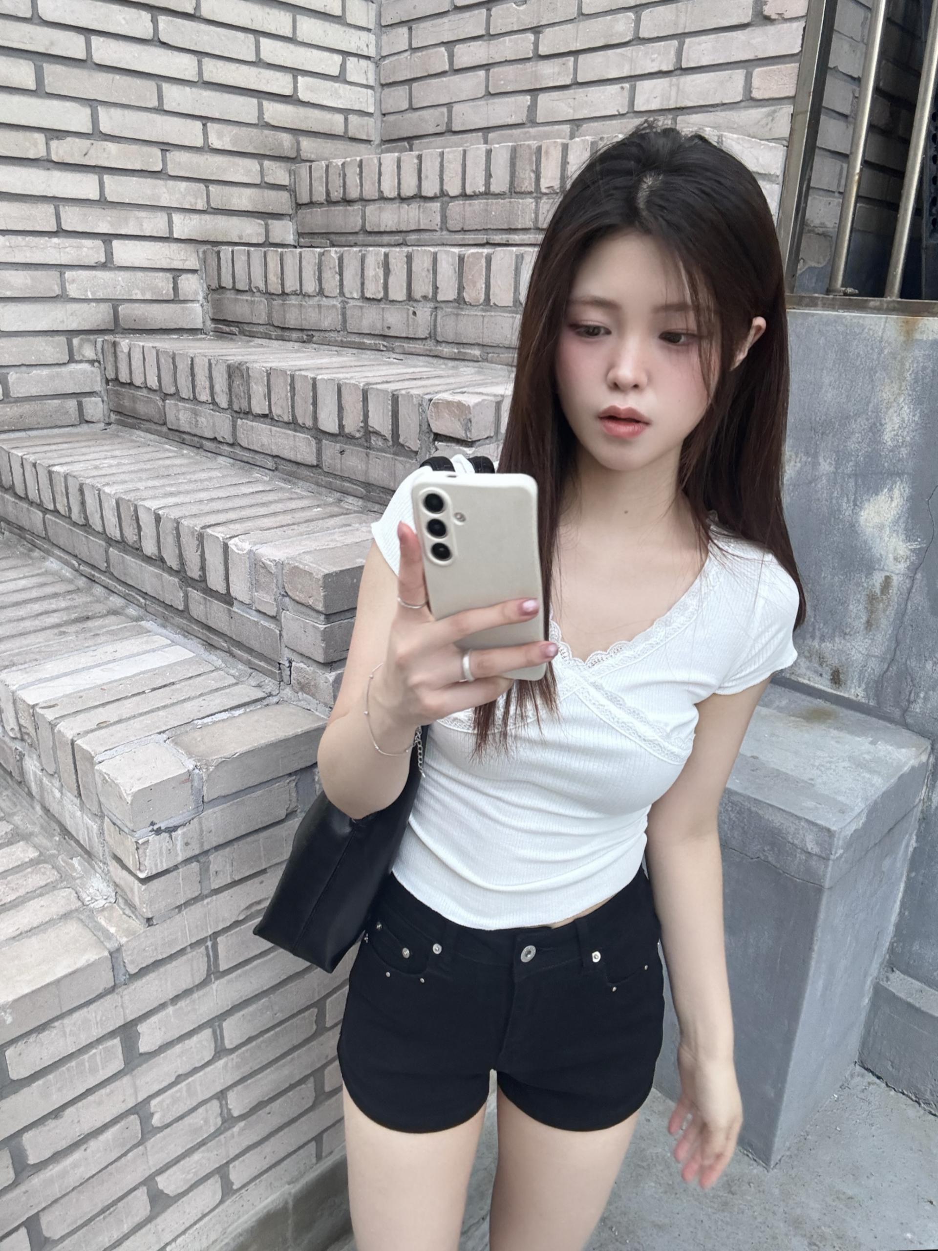 (당일발송) 체체 스터드 숏 팬츠 - 2color