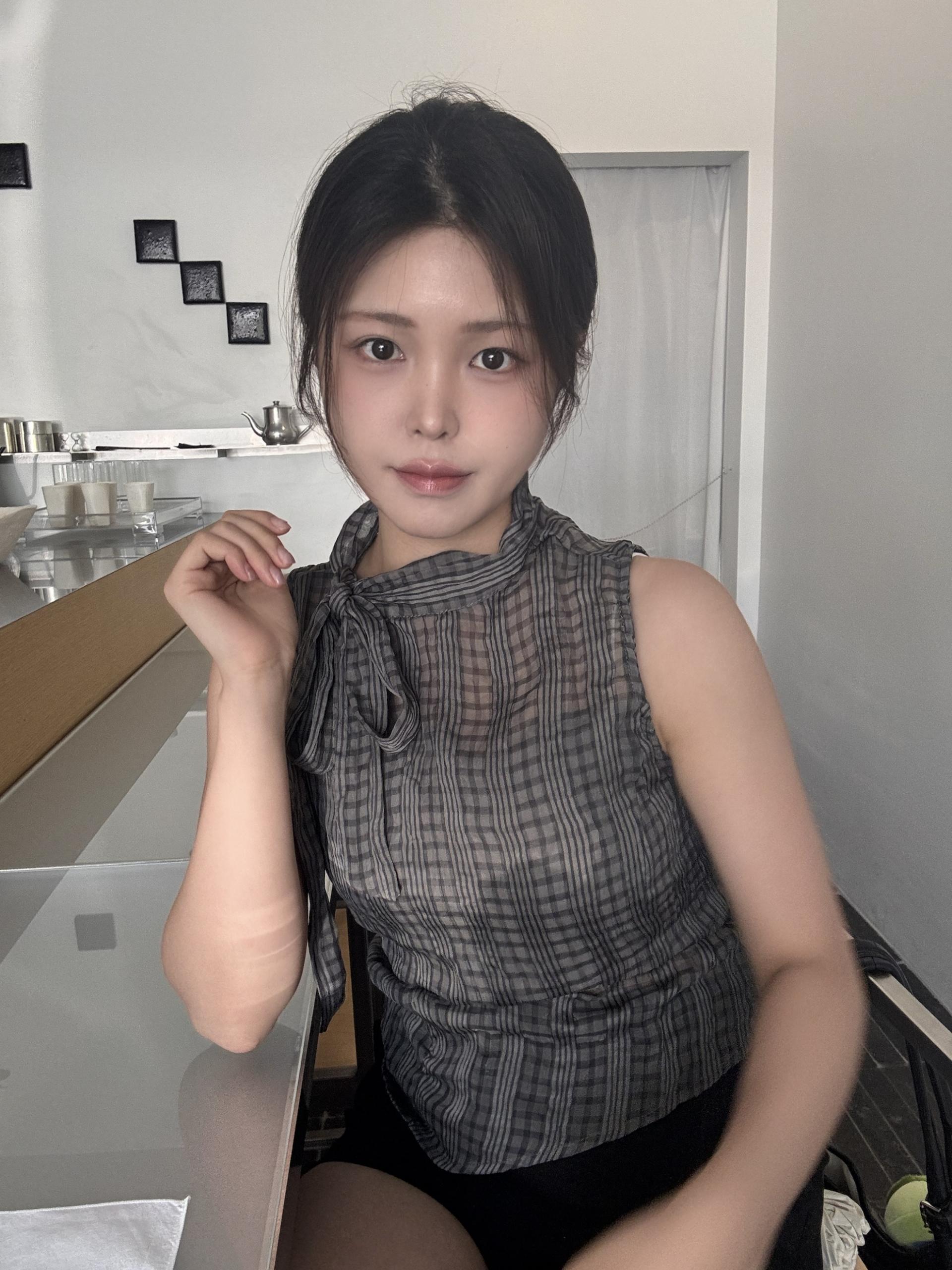 (당일발송) 소스 머플러 언발 블라우스 - 2color