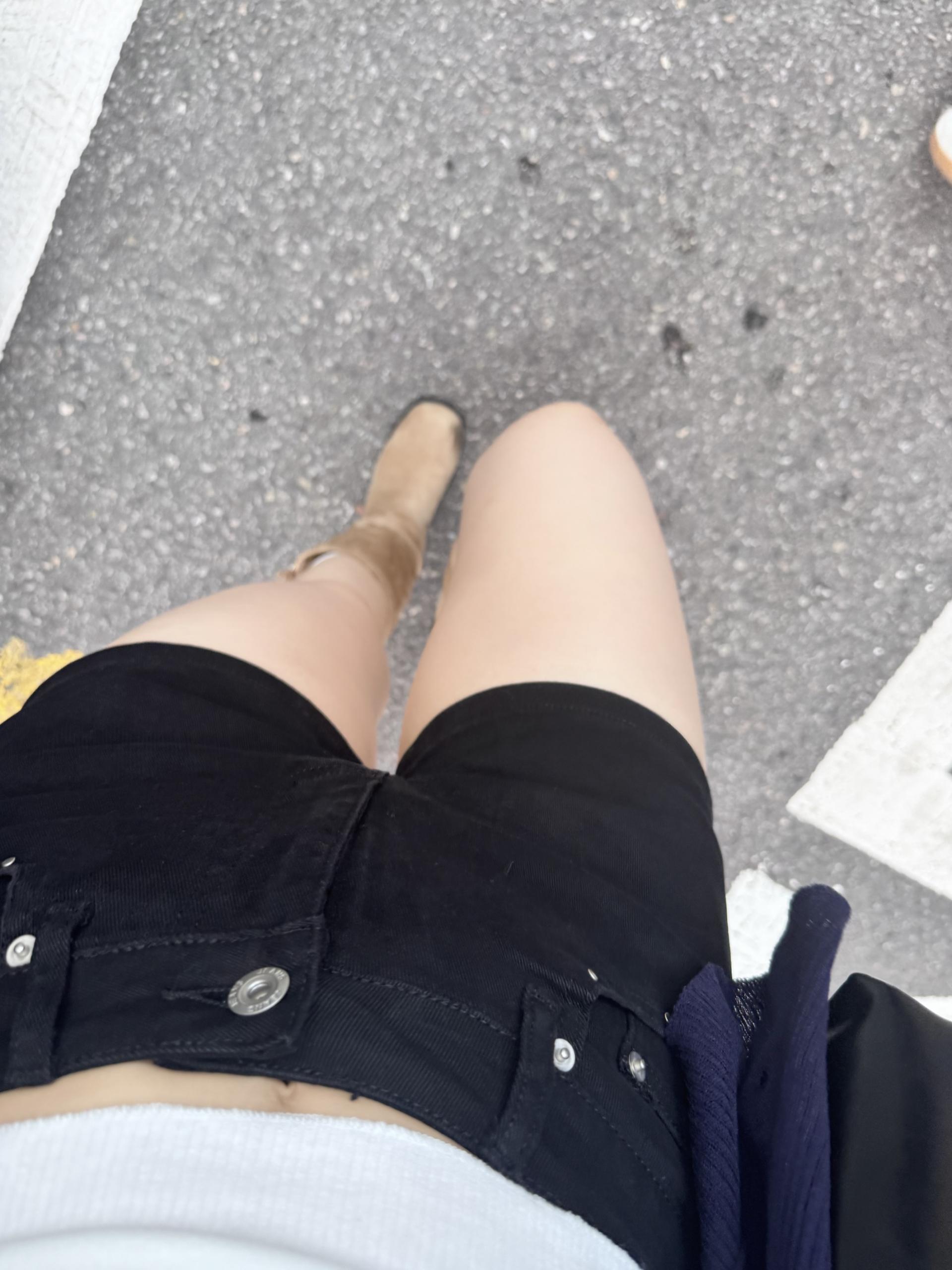 (당일발송) 체체 스터드 숏 팬츠 - 2color
