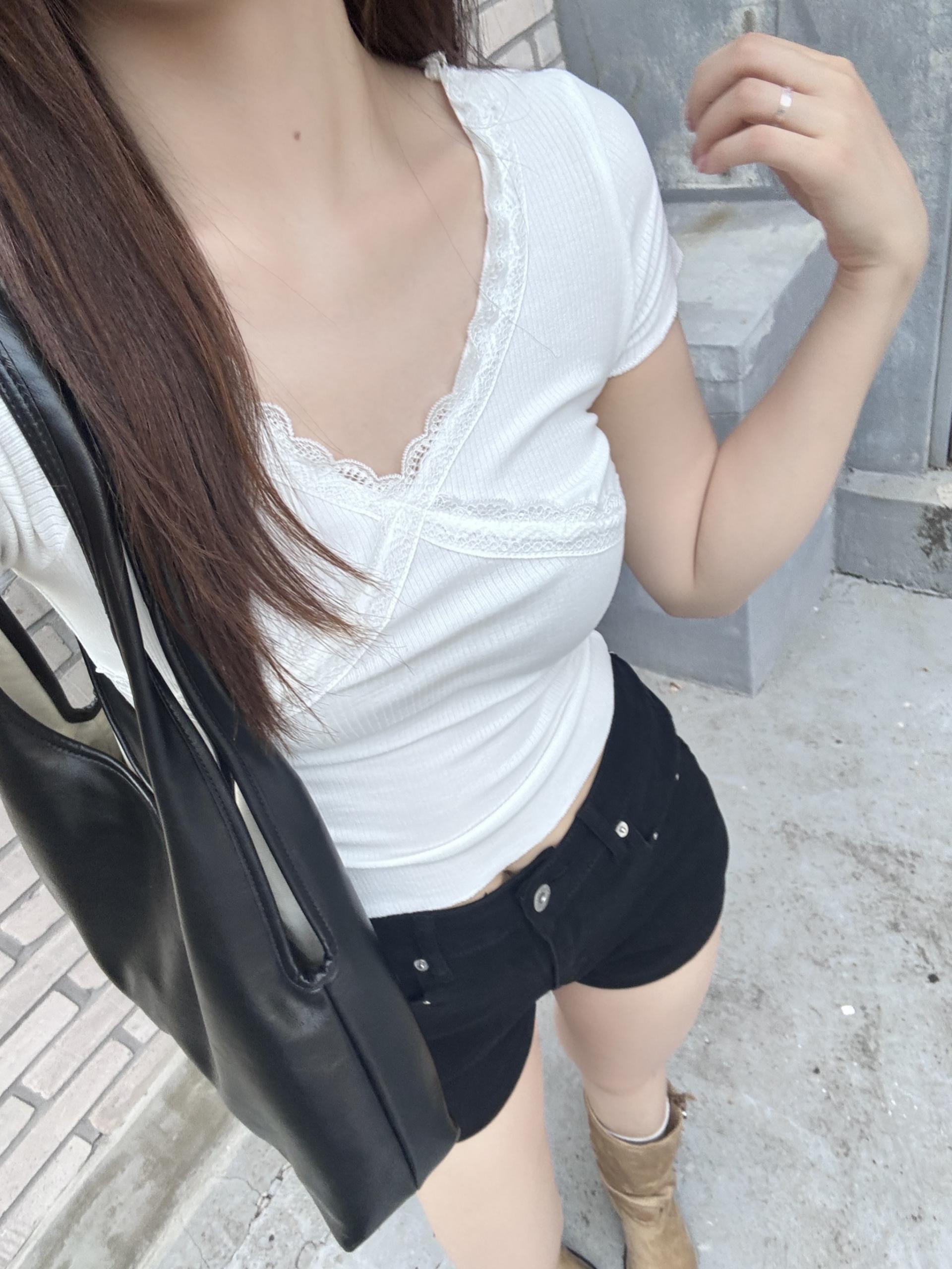 (당일발송) 체체 스터드 숏 팬츠 - 2color
