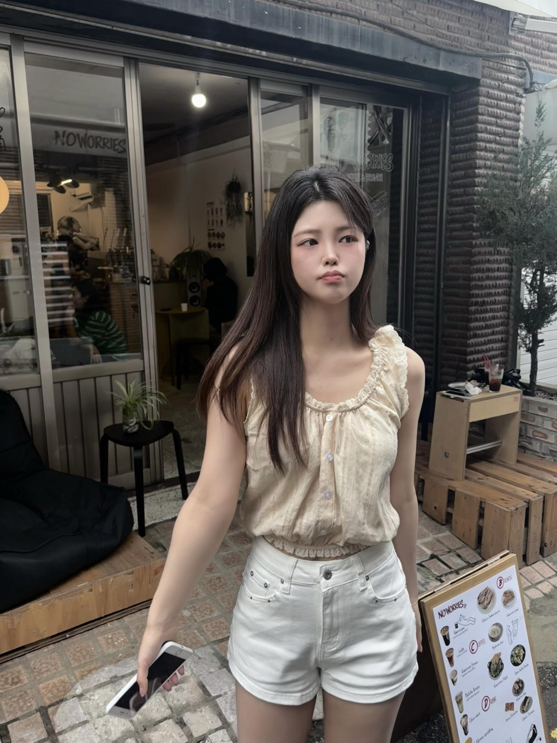 (당일발송) 체체 스터드 숏 팬츠 - 2color