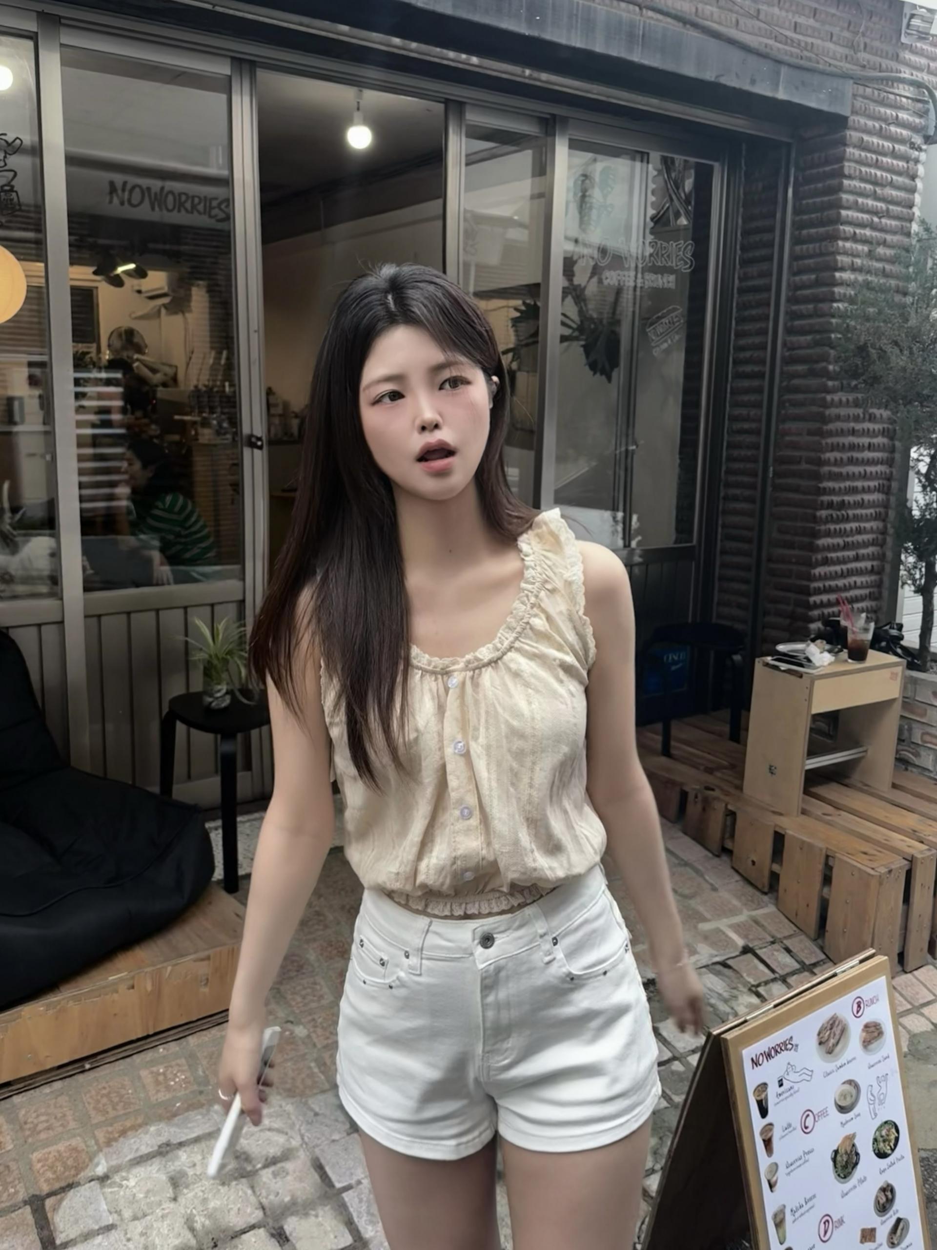 (당일발송) 체체 스터드 숏 팬츠 - 2color