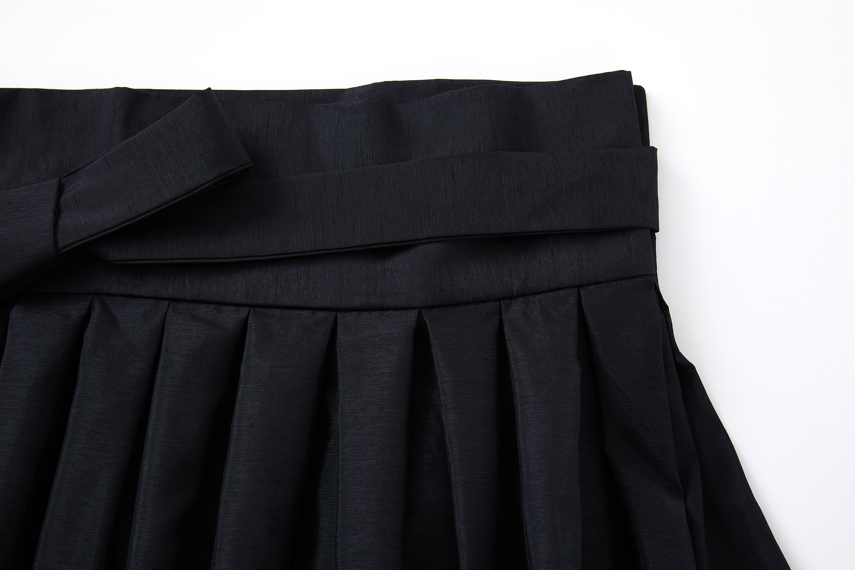 Daesyum Wrap Skirt_Black
