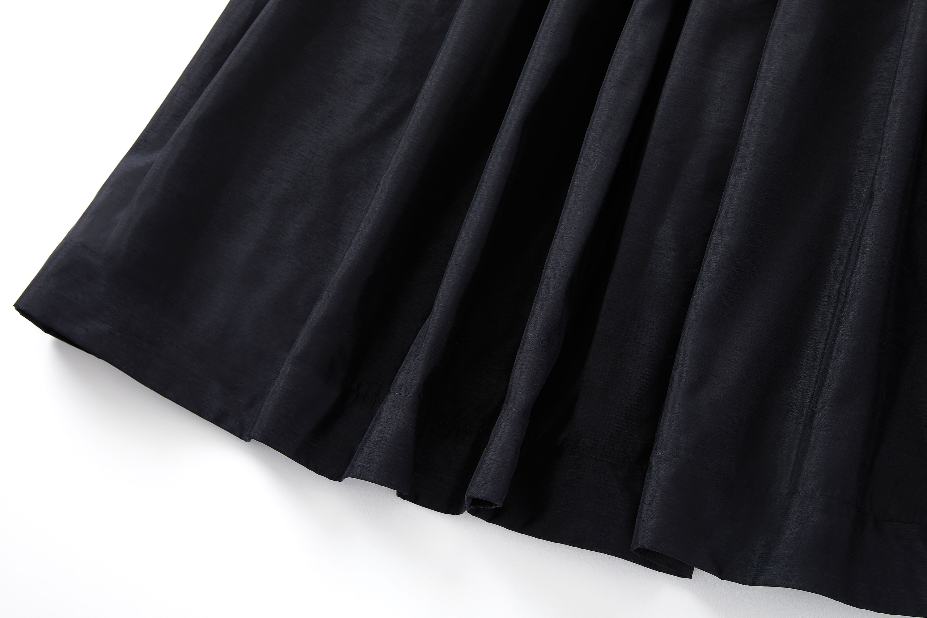 Daesyum Wrap Skirt_Black