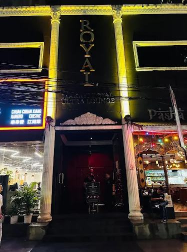 필리핀 마닐라 유흥 정보 로열 클럽 Royal Club 마카티 골드바 에이전시 마카티 클럽 외부 정문