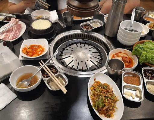 마닐라 말라테 24시간 식당 황소막창 기본 상차림2