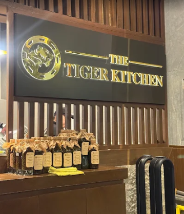필리핀 마닐라 맛집 뉴포트 월드 리조트 타이거 키친 내부 홀 타이거 키친 로고