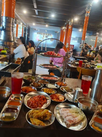 필리핀 마닐라 말라테 24시간 맛집 삽겹까나의 테이블 세팅 골드바 에이전시