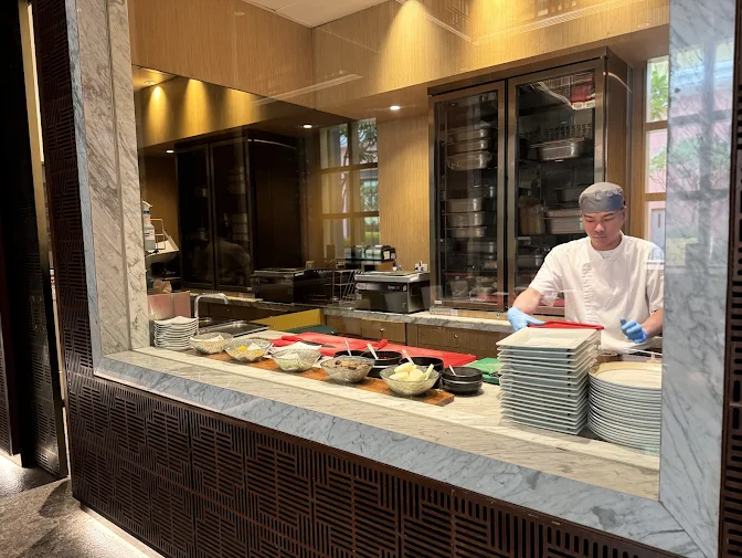 필리핀 마닐라 맛집 추천 고려 Goryeo 오카다 카지노 맛집 골드바 에이전시 오카다 카지노 호텔 고려 식당 내부에서 찍은 고려 식당 주방 사진