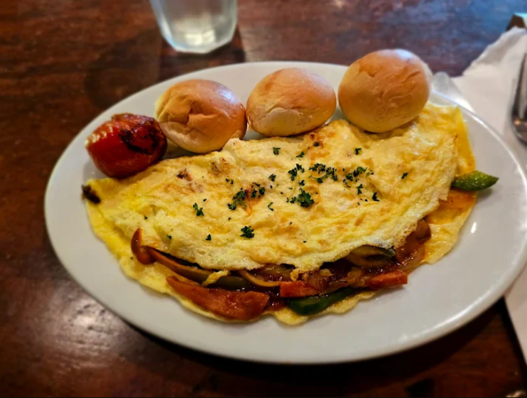필리핀 마닐라 맛집 추천 카페 아드리아티코 Cafe Adriatico 골드바 에이전시 카페 아드리아티코 오전에 즐기는 가벼운 아침 식사