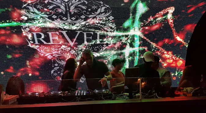 필리핀 마닐라 유흥 정보 레벨스 Revel at The Palace BGC 골드바 에이전시 BGC클럽 디제잉