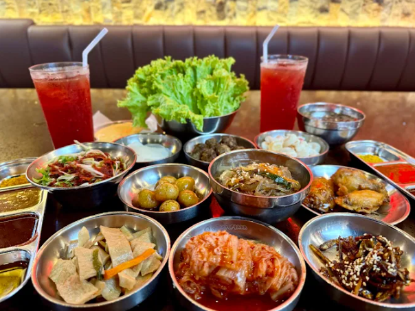 필리핀 마닐라 말라테 24시간 맛집 삽겹까나 다양한 반찬 골드바 에이전시