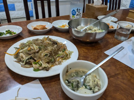 필리핀 마닐라 맛집 석촌식당 술안주 만두국과 잡채 골드바 에이전시