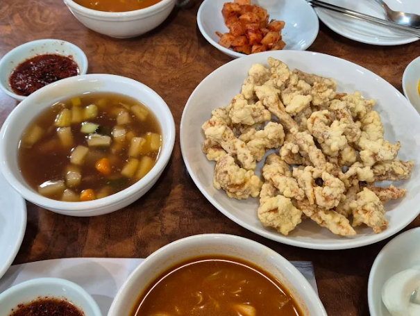 필리핀 마닐라 맛집 석촌식당 양이 매우 많은 탕수육 골드바 에이전시