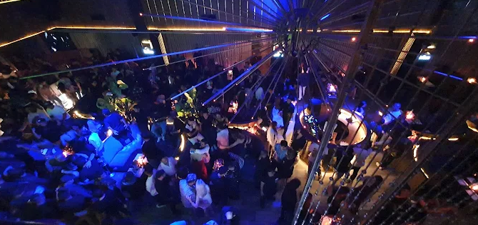 필리핀 마닐라 유흥 정보 레벨스 Revel at The Palace BGC 골드바 에이전시 BGC클럽에서 즐기는 마닐라의 밤문화