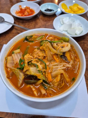 필리핀 마닐라 맛집 석촌식당의 얼큰한 짬뽕 골드바 에이전시