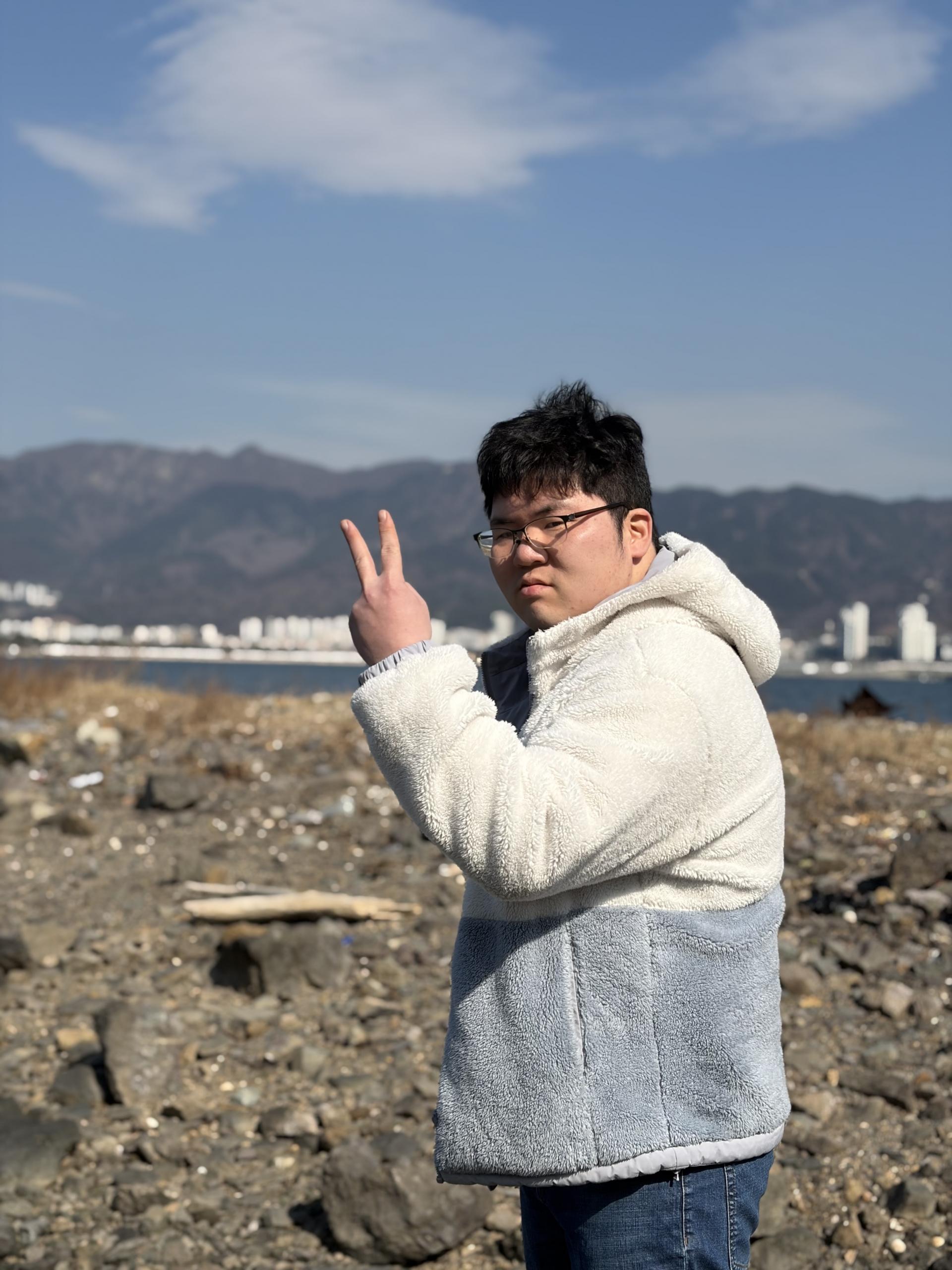 87a8541999a93.jpeg