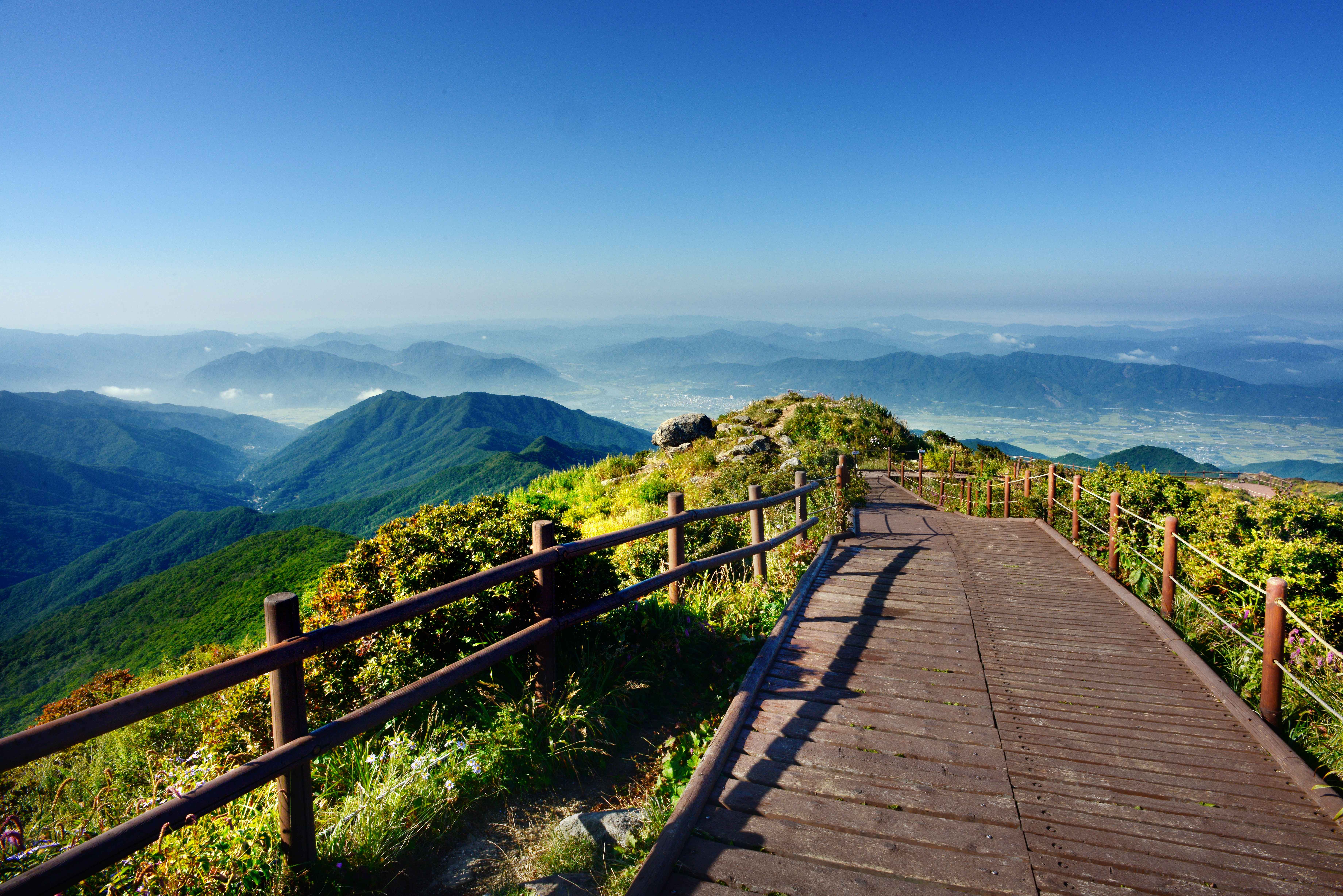 Jirisan Hiking Course B - Easy Trails & Local Temple