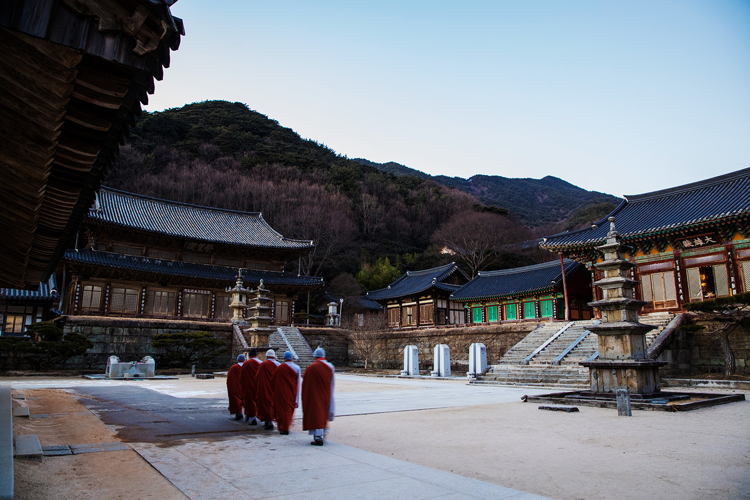 Jirisan Hiking Course B - Easy Trails & Local Temple