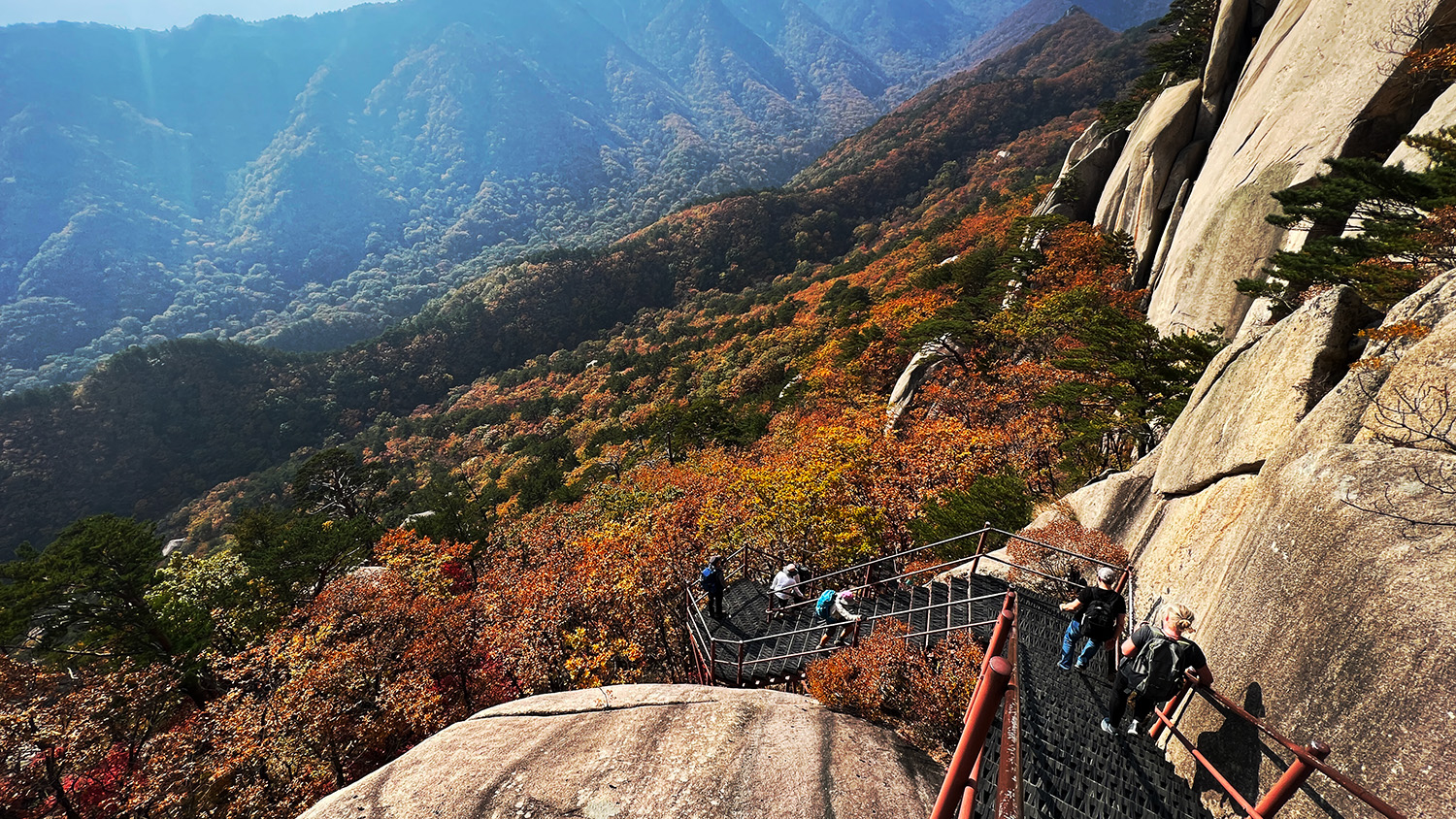 Seoraksan Hiking Course B - Major Waterfalls & Valley trek