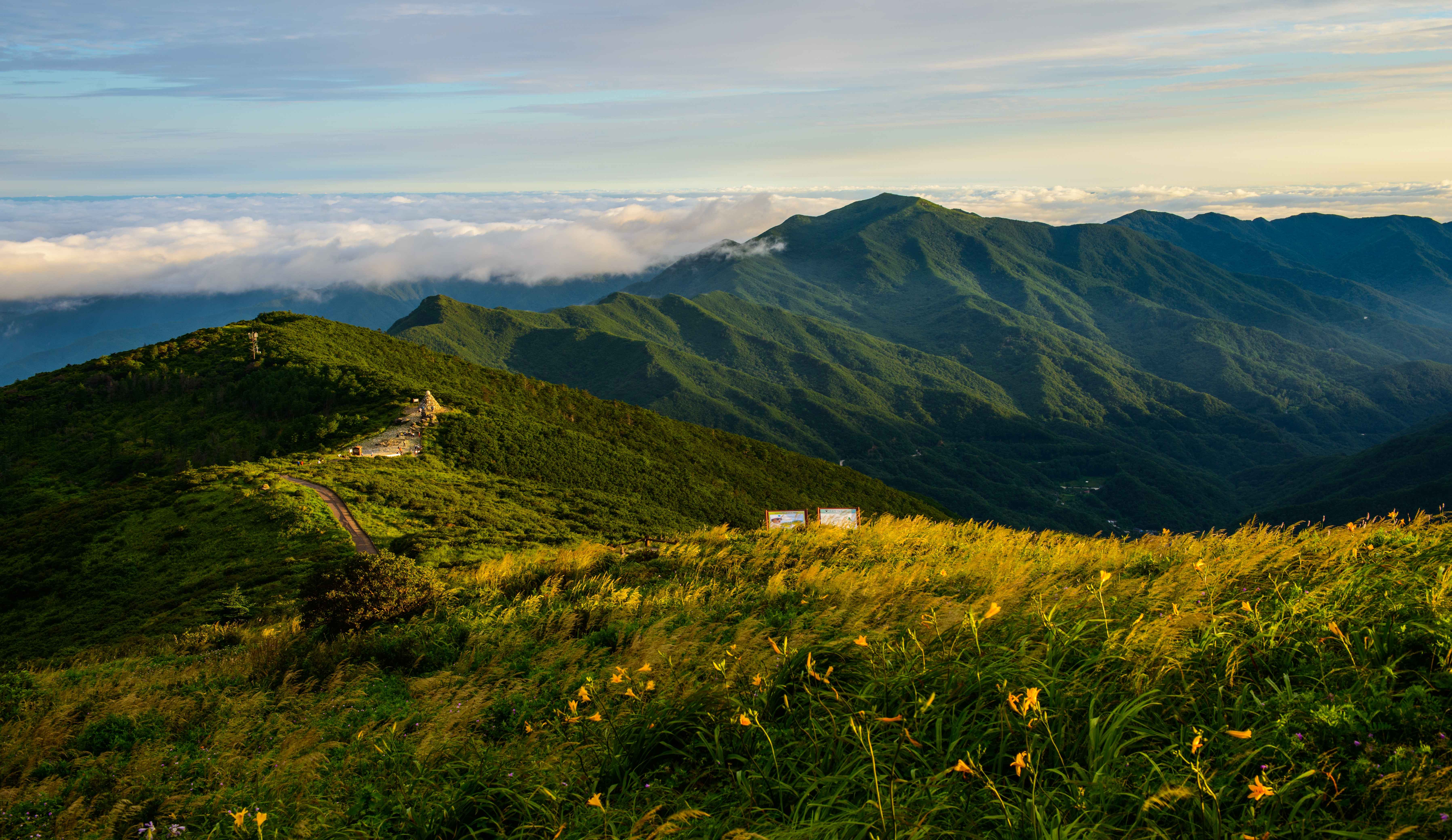 Jirisan Hiking Course B - Easy Trails & Local Temple
