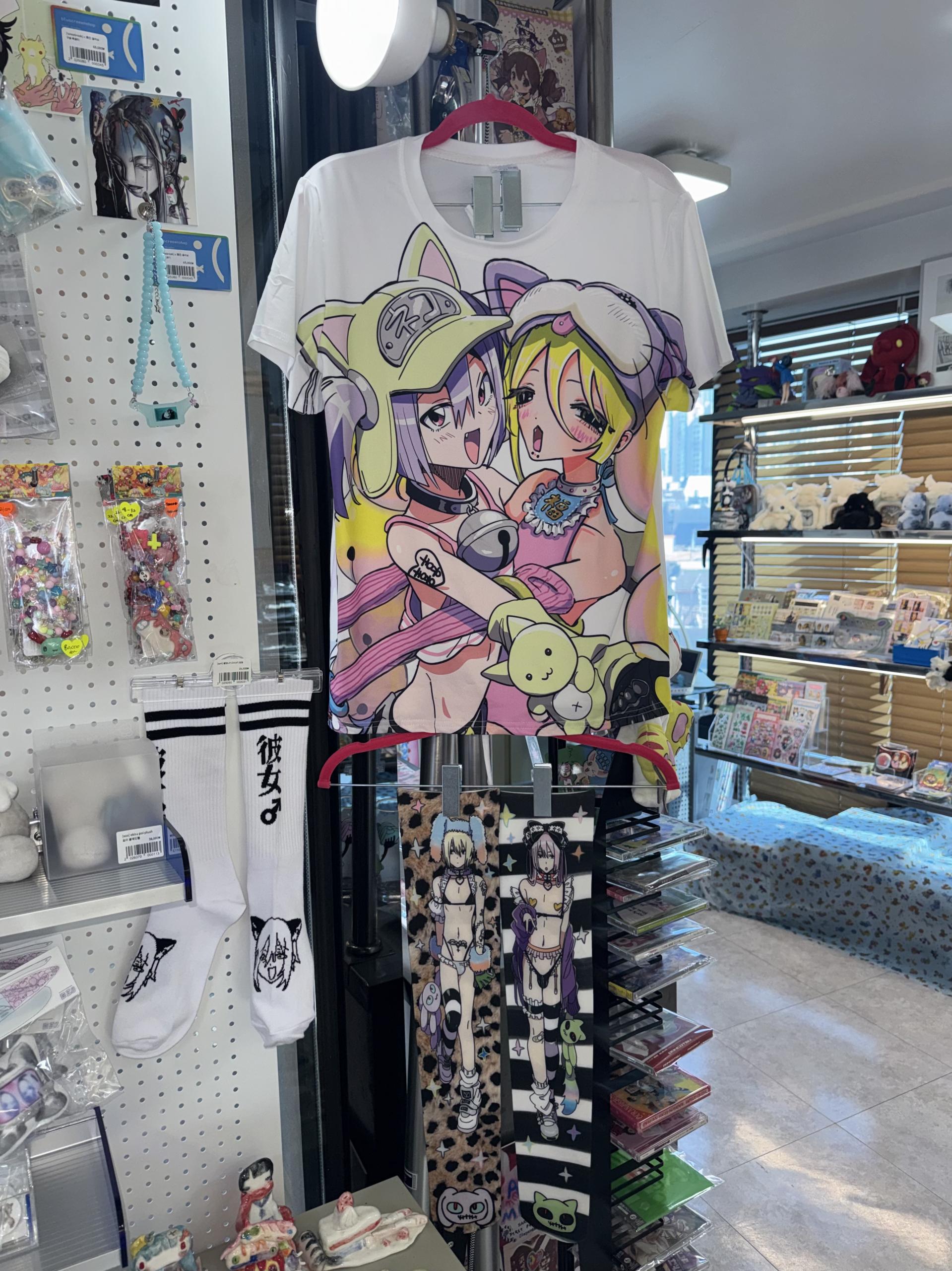 maneki muteki T-shirt (XS)