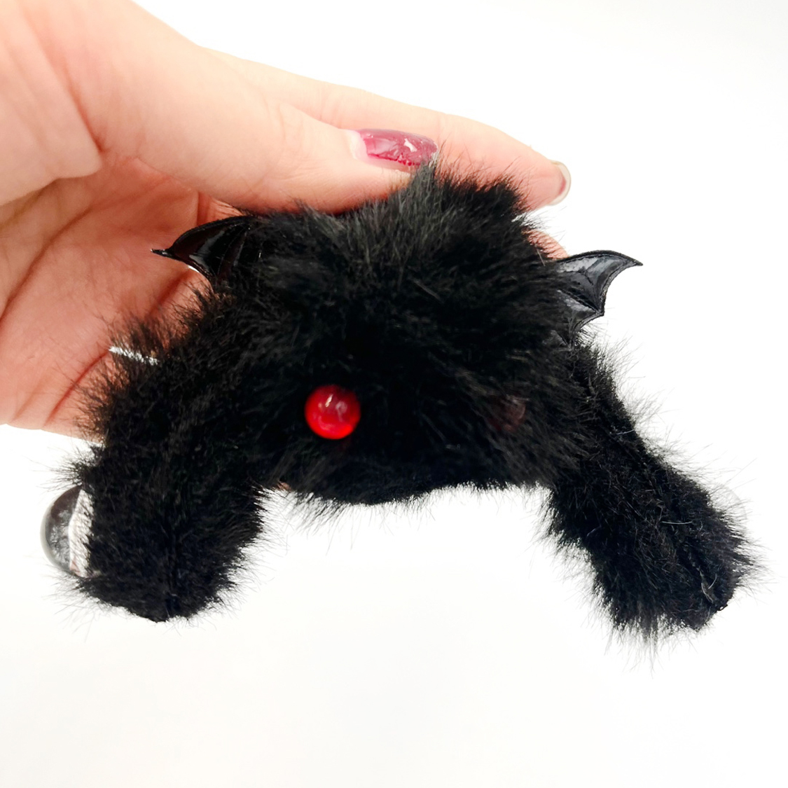 Red eyes devil Tomo