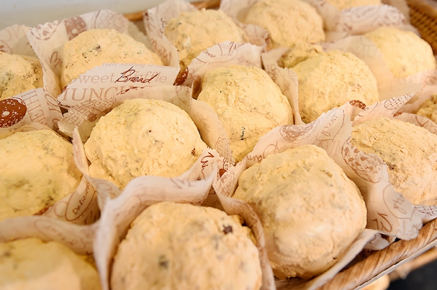 서울 홍익대학교 인근에 있는 비건(Vegan) 빵집 '더브레드블루'. 이곳에서는 빵을 만들 때 우유, 계란, 버터를 사용하지 않는다. / 사진= 변성현 한경닷컴 기자