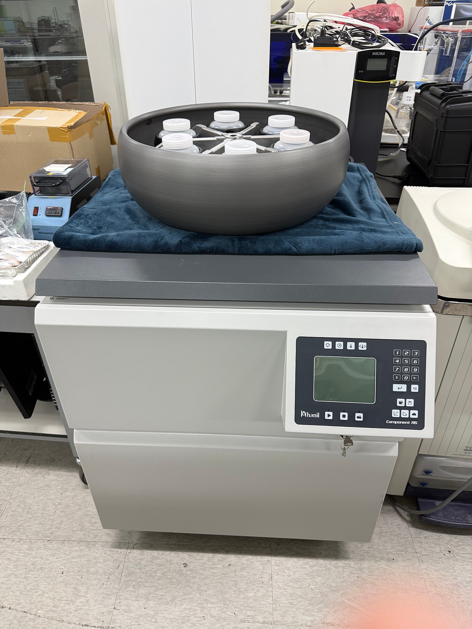Component R6 Large Capacity Centrifuge