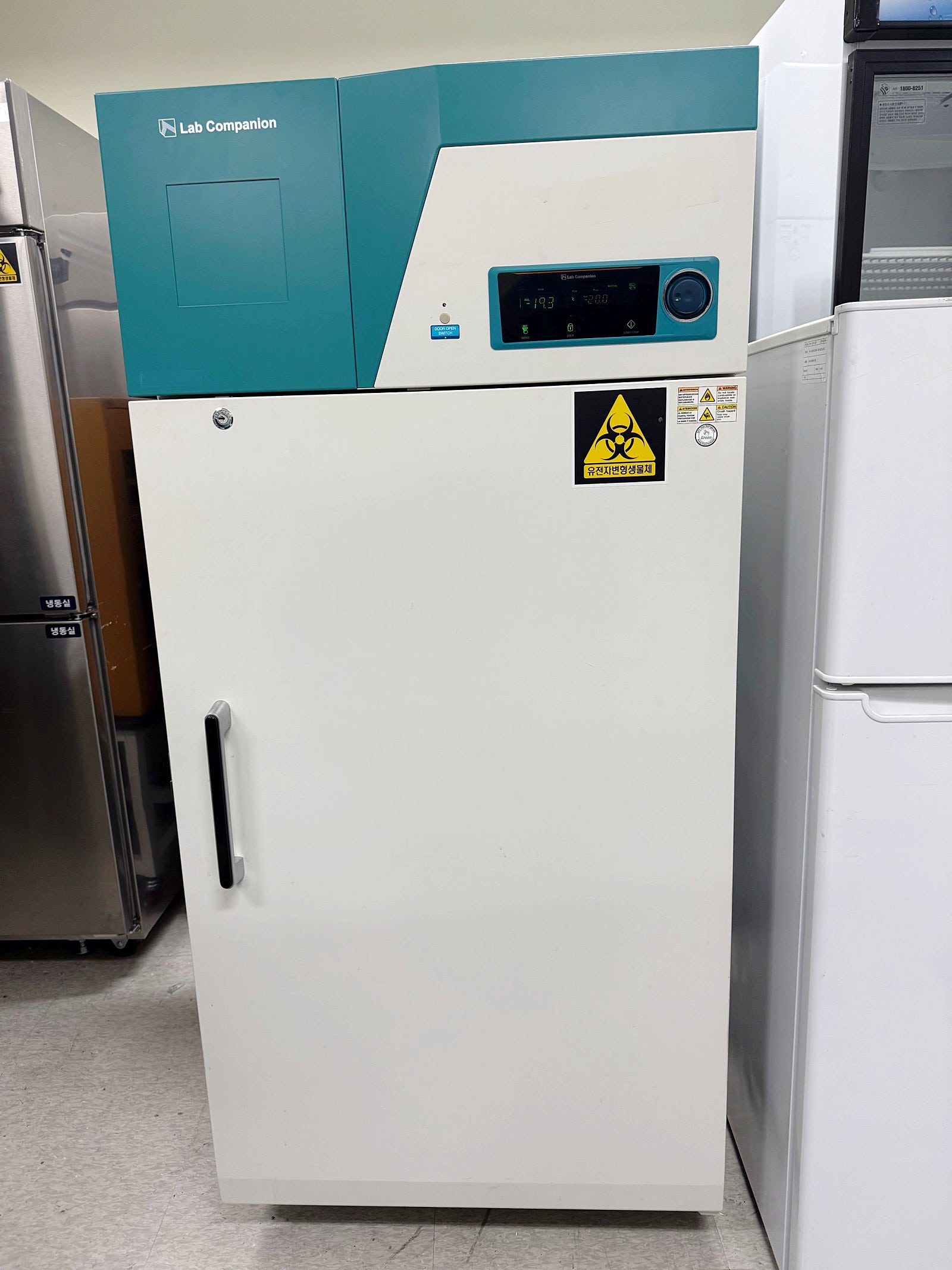 FMG-300 Lab Freezer