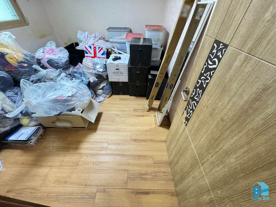 분당구 판교동 쓰레기집 청소 침실 작업 후