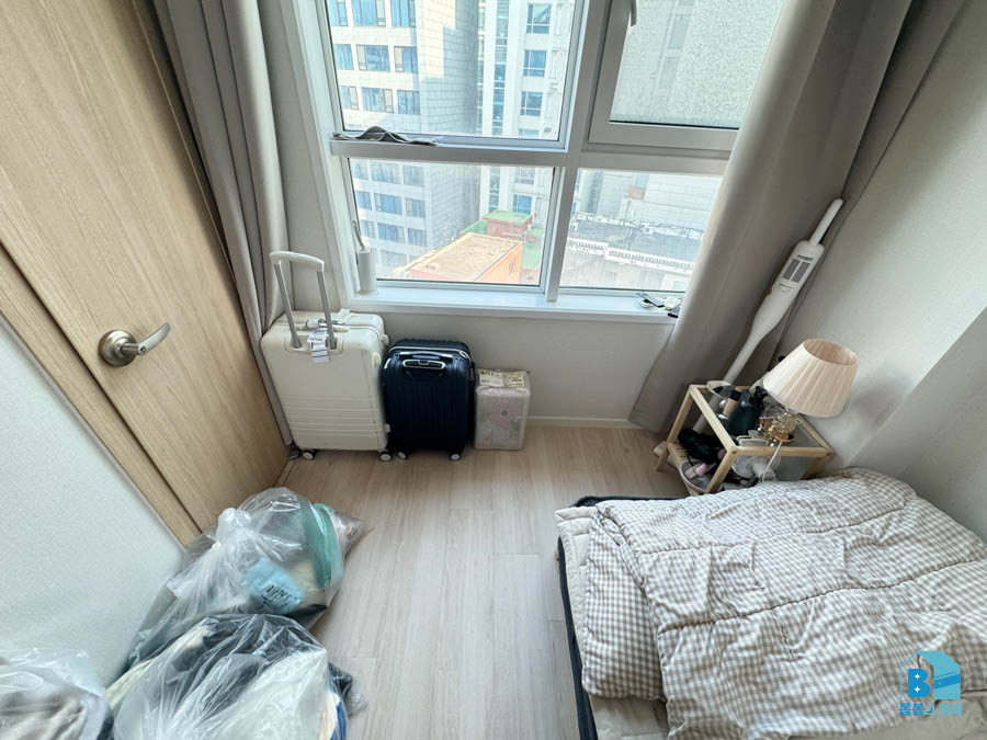 마포구 상암동 원룸 쓰레기집 청소 방 구석 잡동사니 수거 및 먼지 제거 후
