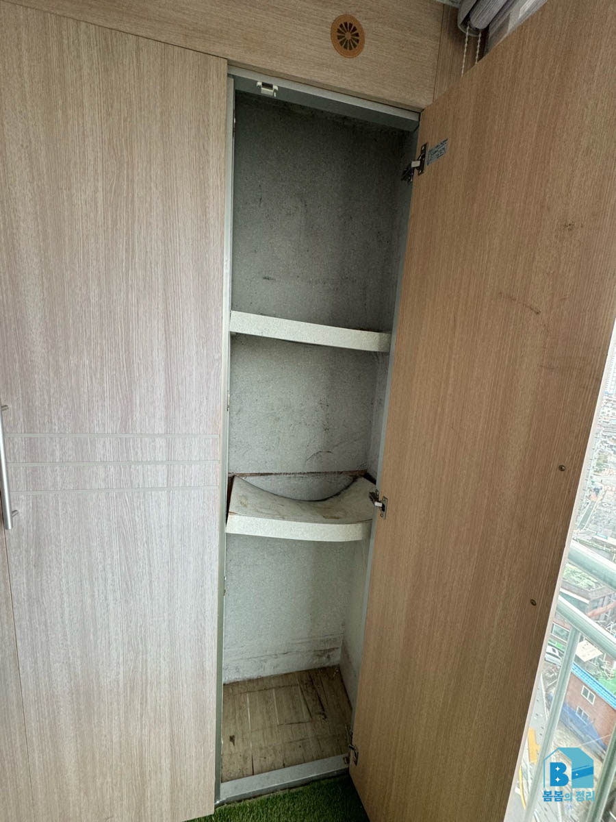 은평구 신사동 폐기물수거 완료 후 깔끔해진 베란다