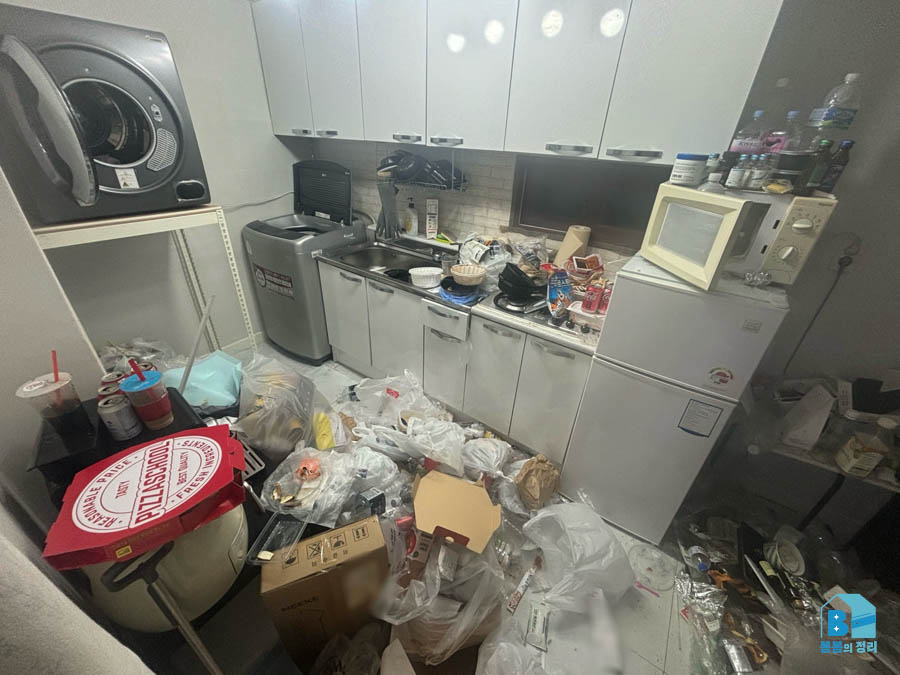 배달음식 쓰레기로 가득했던 주방 정리 전