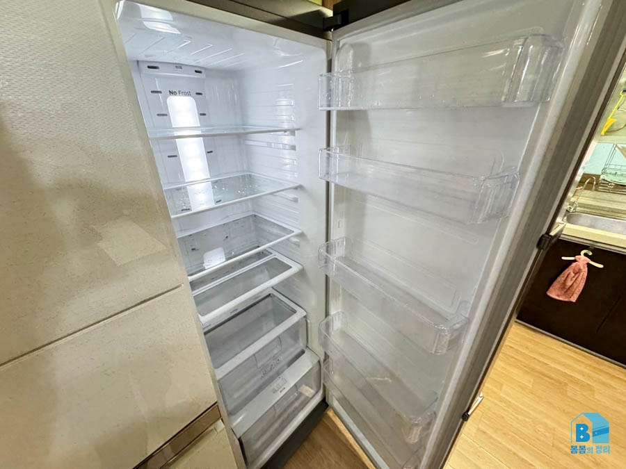 경기광주 장지동 냉장고 정리 작업 후 깔끔하게 정리된 내부