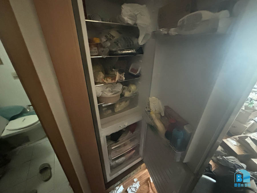 도봉동 냉장고 내부 유통기한 지난 음식물 정리 전 상태