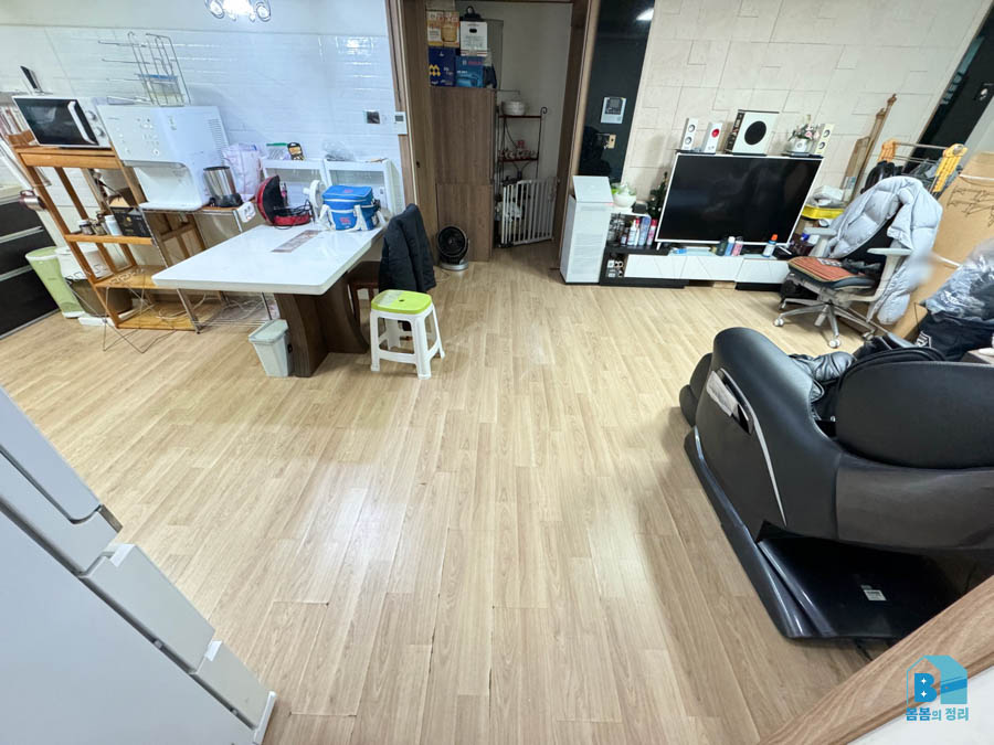 경기광주 장지동 쓰레기집 청소 거실 작업 후 깨끗하게 정리된 생활공간