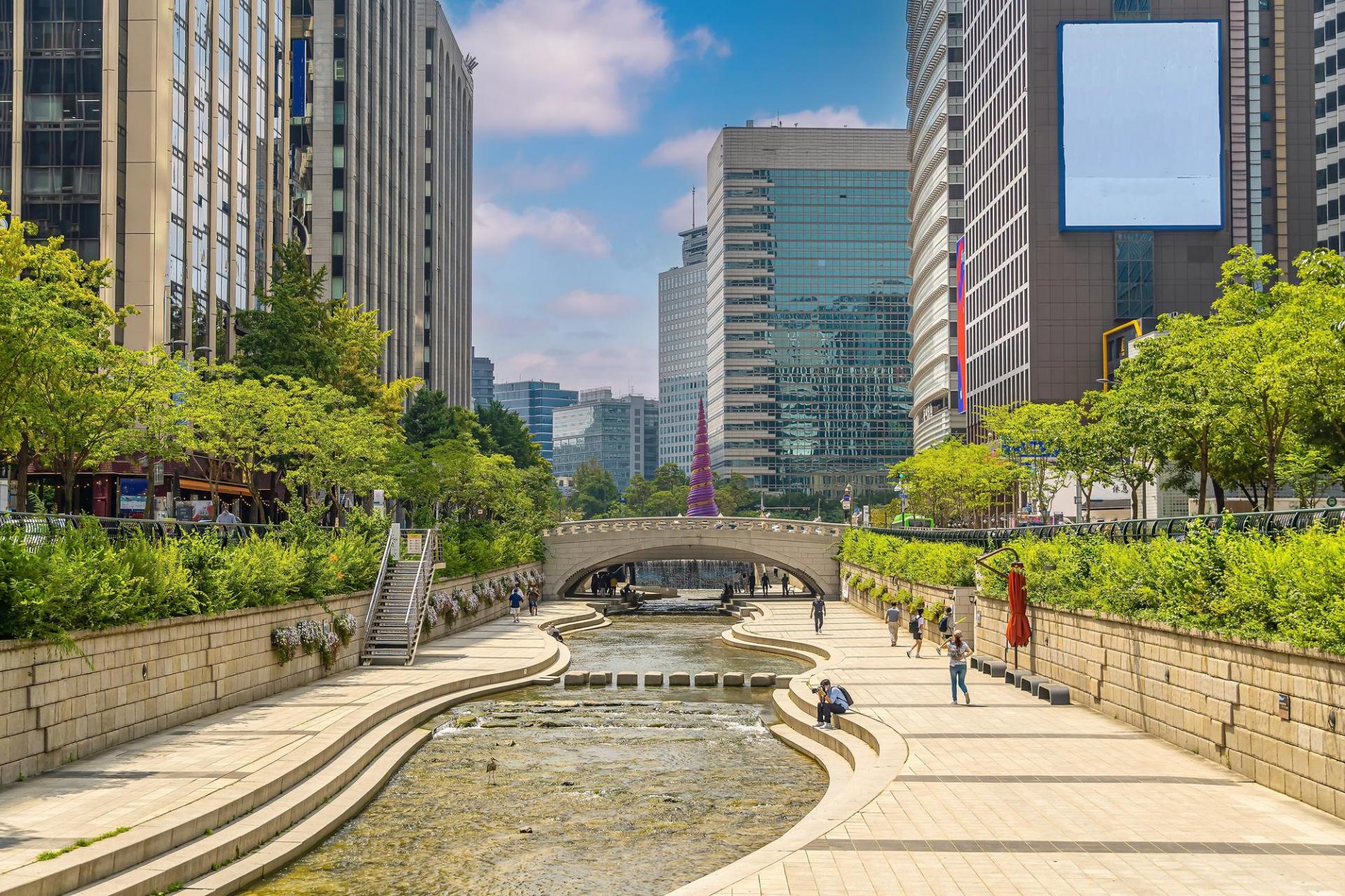 Gwanghwamun & Cheonggyecheon