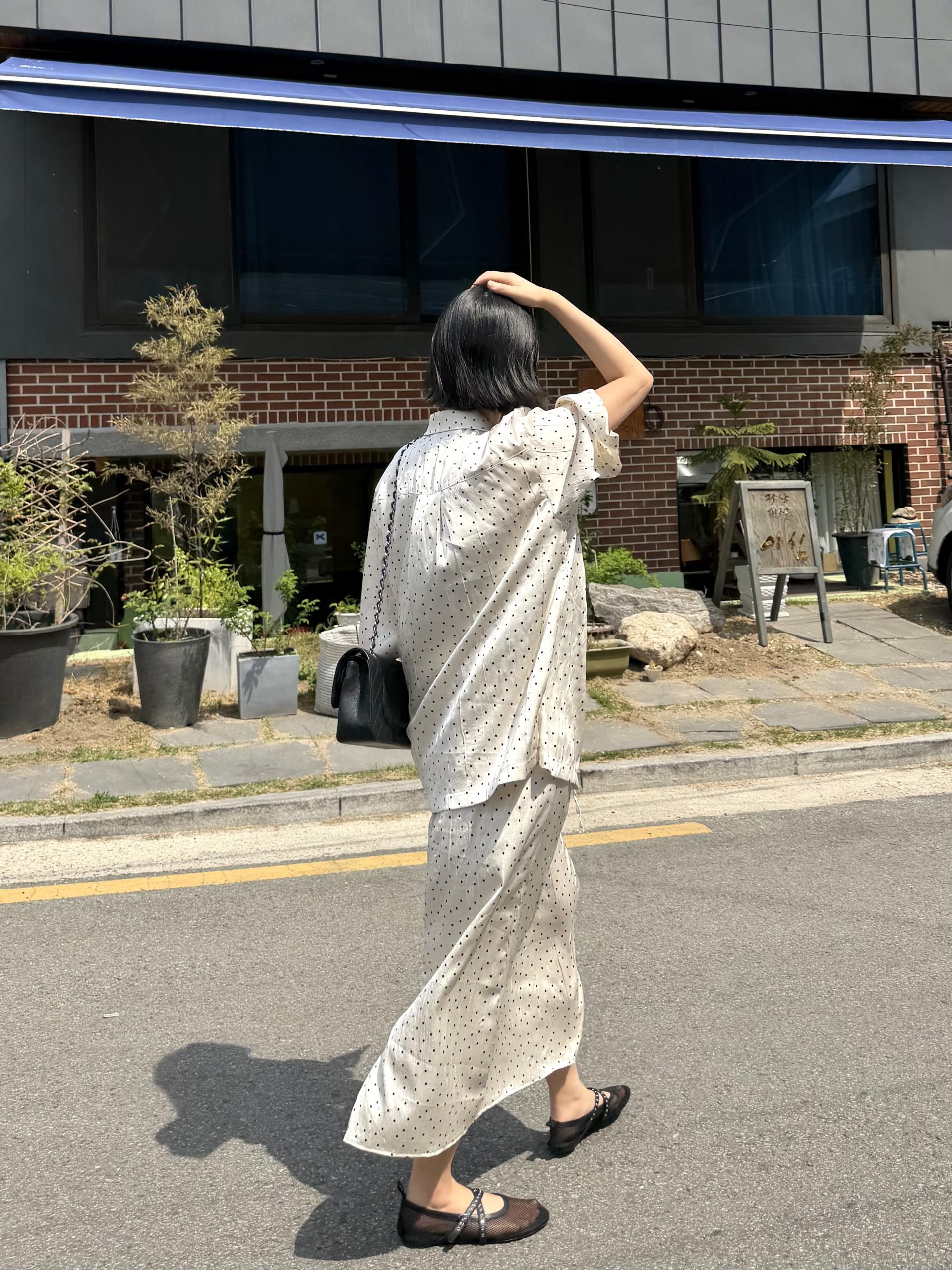 도트주름 SHIRTS