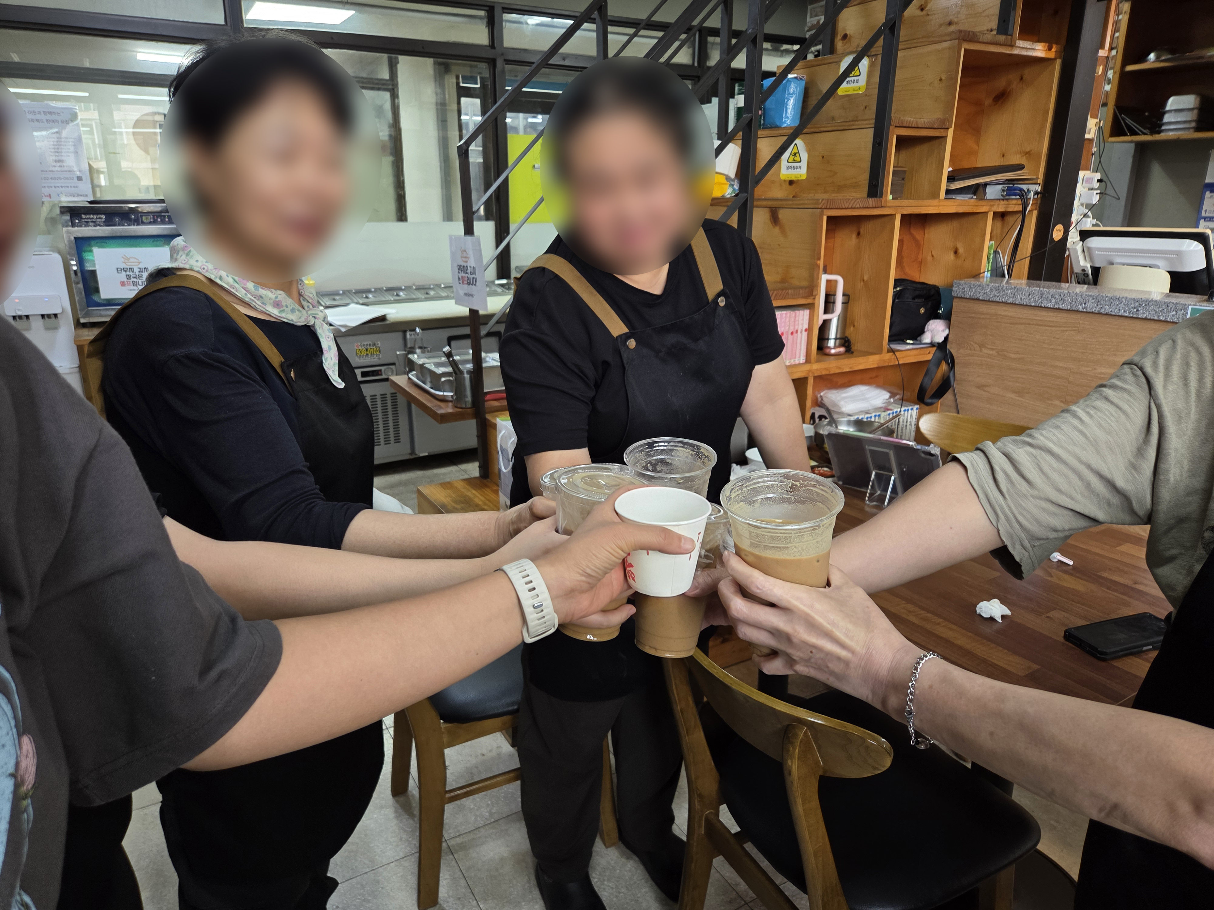 2f7096941bb10.jpg