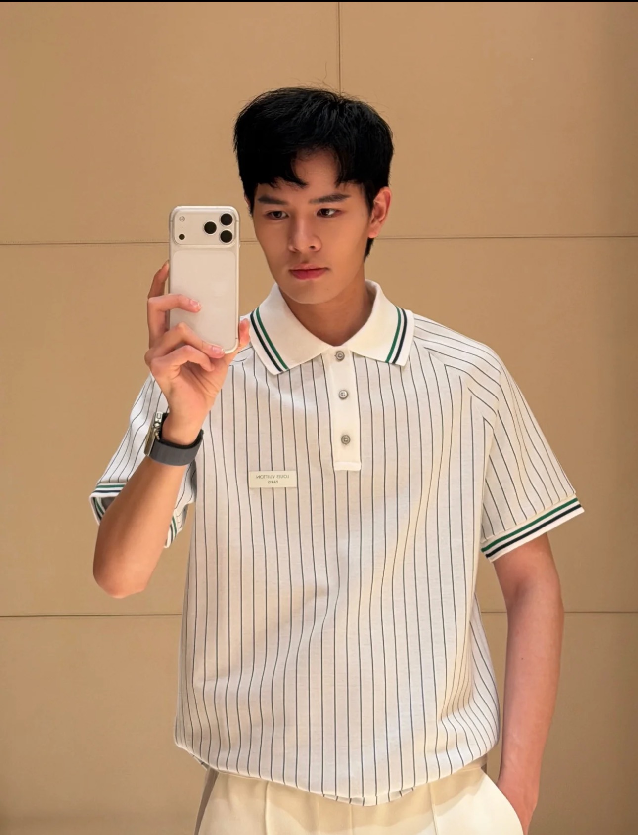 루이비통 맨즈 스트라이프 피케이 반팔 니트