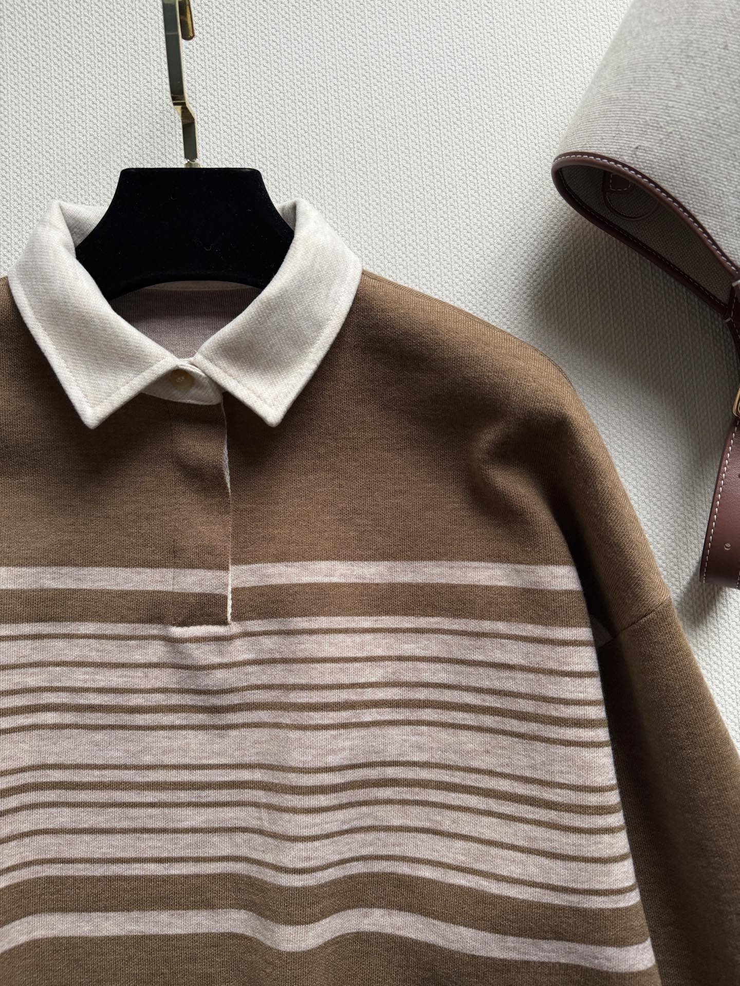 로로피아나 긴팔 카라 니트